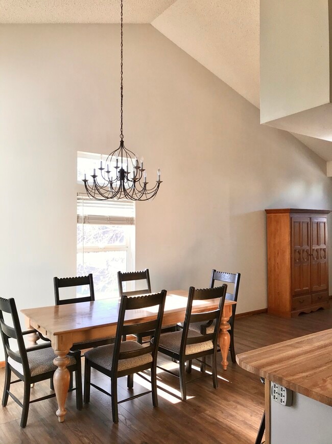 Dining Area - 8515 Bitter Bush Way