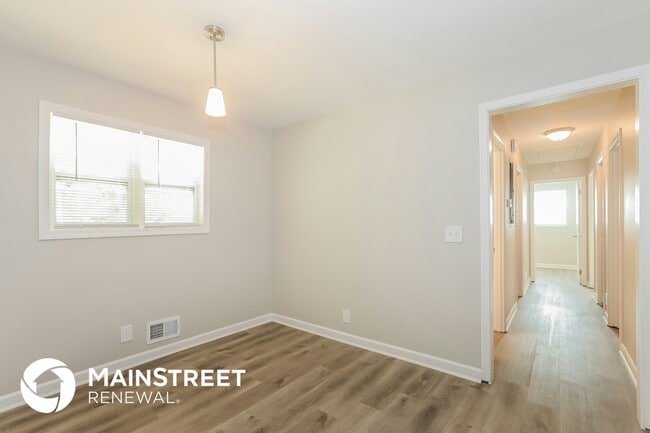 Photo - 1612 Lamont Ave