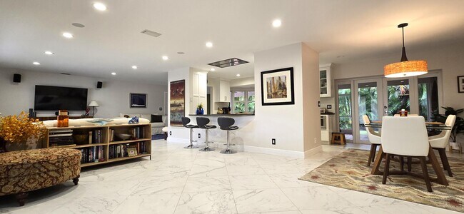 Photo - 1568 Point Way