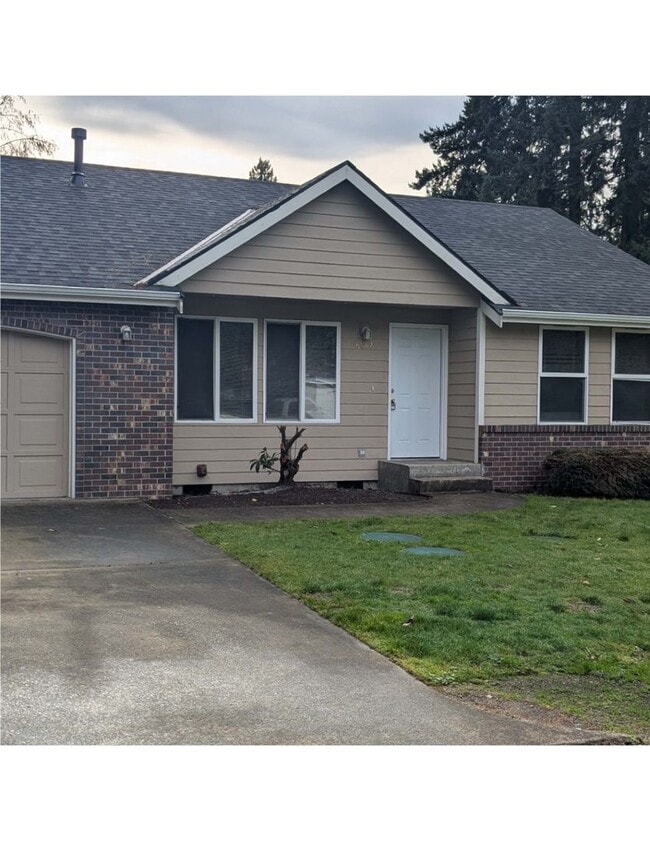 Building Photo - Stowe-8512 Unit 8512