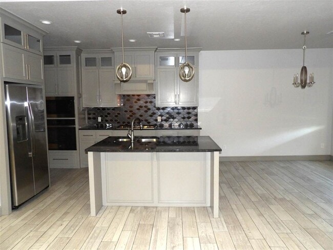 Photo - 3914 NE Realtree Dr