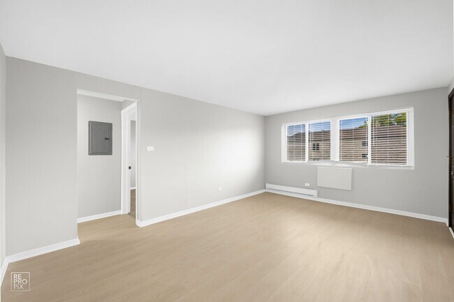 Photo - 6921 S Cornell