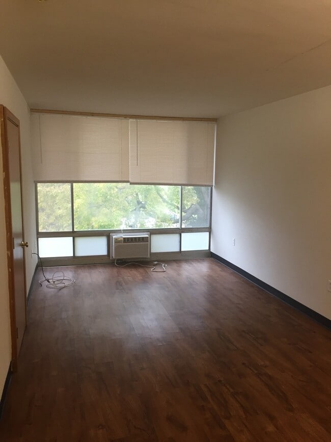 Photo - 2BR/1BA - East Campus - Swift access to Class! Water Included! AVAIL. NOW Unit 201