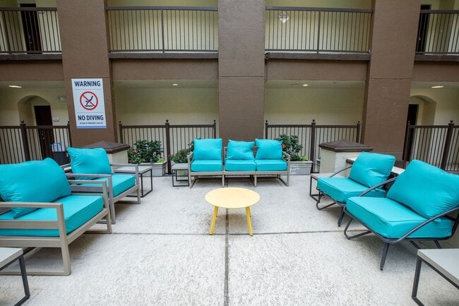 Building Photo - 4001 Fannin St Unit 4431