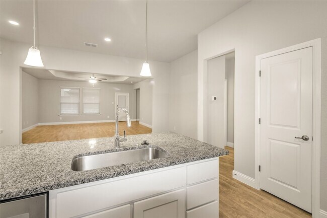 Photo - 3032 Lionsgate Dr