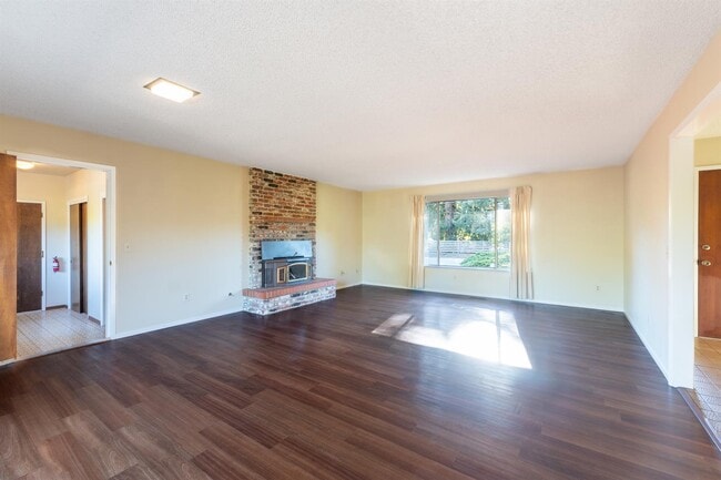 Photo - 27045 Meadows Rd