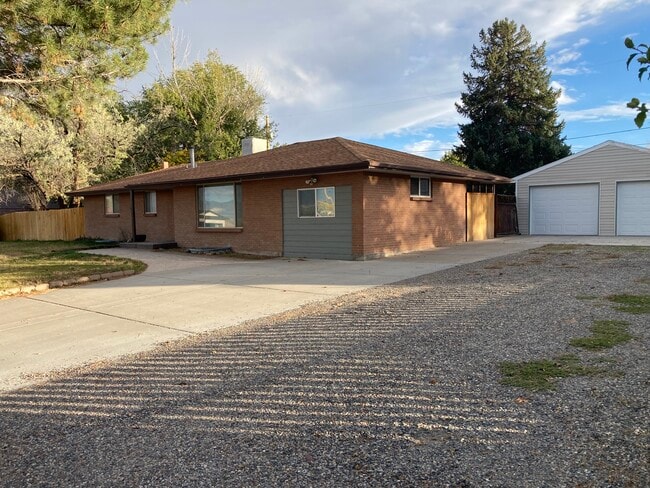 Photo - 2111 Sequoia Rd