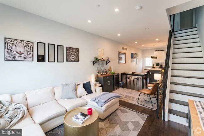 Building Photo - 2023 Oakford St Rental