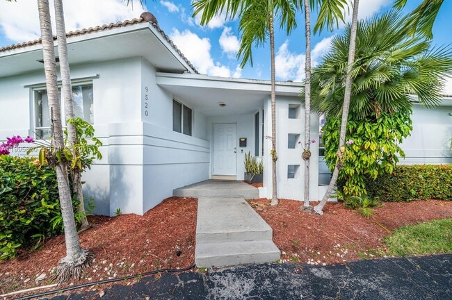 Building Photo - 9520 E Broadview Dr