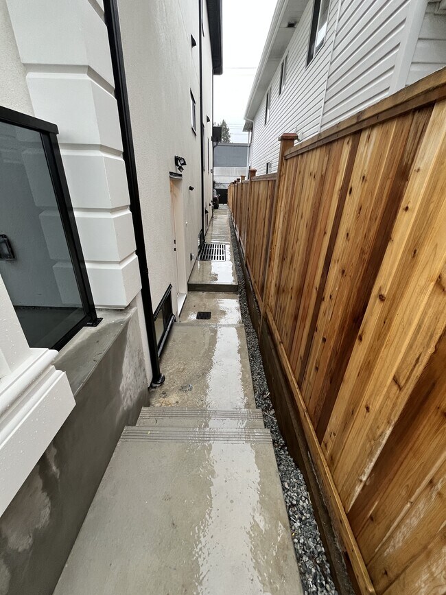 4653 Pender St Unit Bsmt A (South)