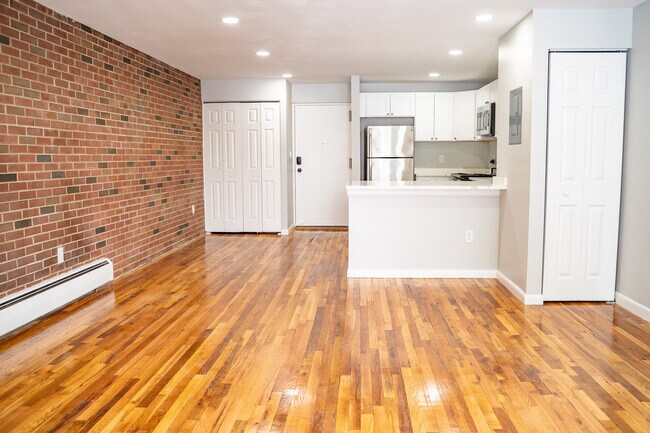 4-2B Living room and Kitchen