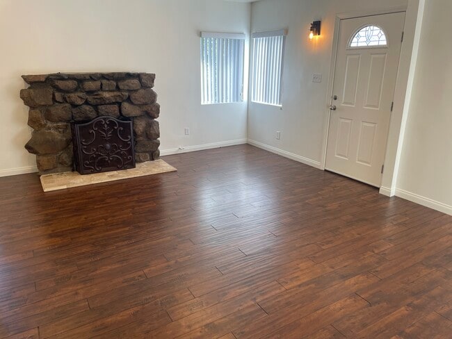 Photo - 5404 Briggs Ave