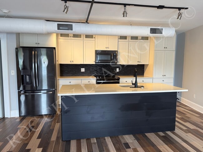 Building Photo - 143 State St Unit 202