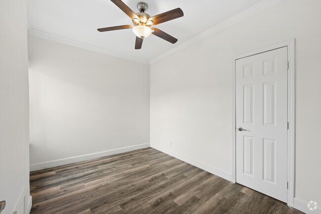 1BR, 1BA - 630SF - Bedroom - Mariposa Willows- *** 1 FREE MONTH ***