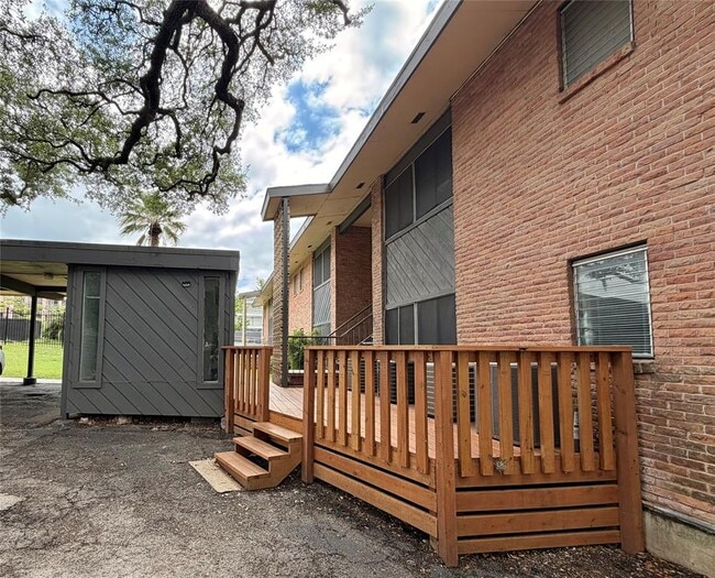 Photo - 3304 Red River St Unidad 208