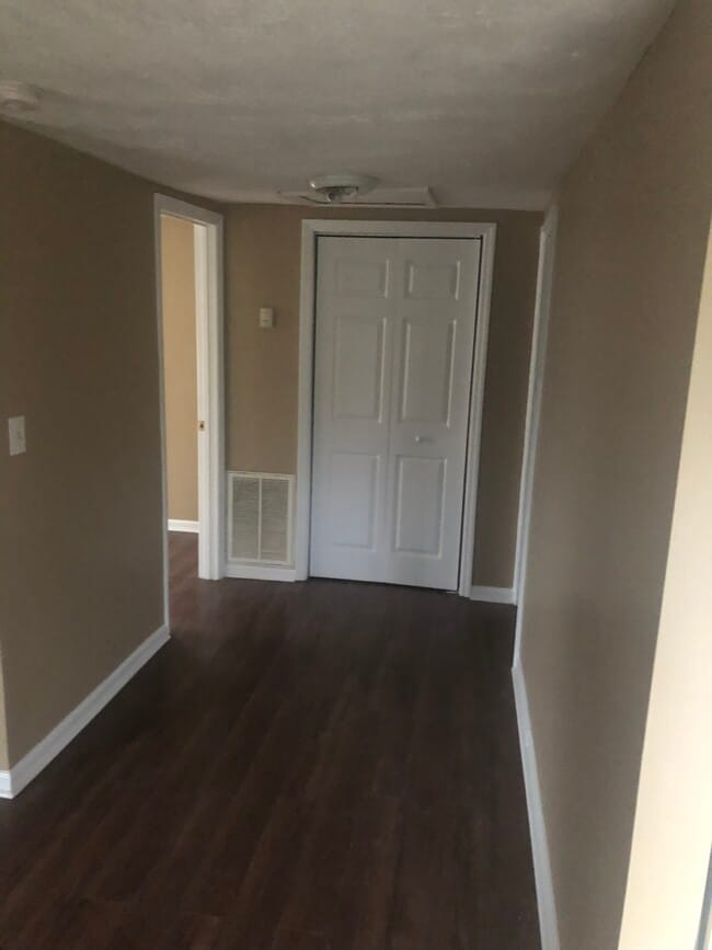 Photo - 1923 Kissingbower Rd