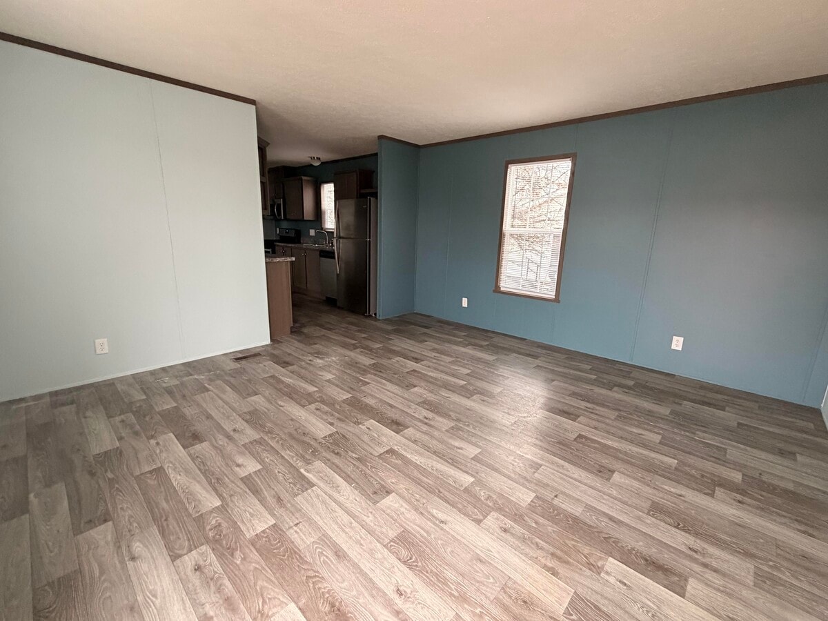 Photo - 332 Trillum Trail