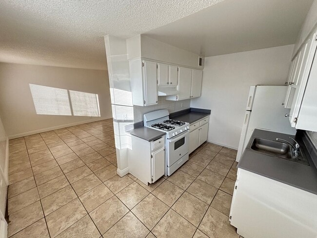 Photo - Charming 2Bed/1Bath ground floor apartment located in Northern/Central part of Las Vegas
