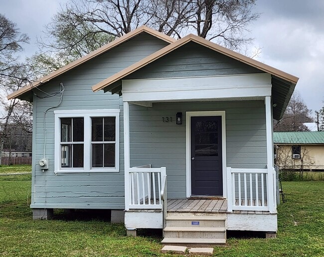 Building Photo - 131 Anne St