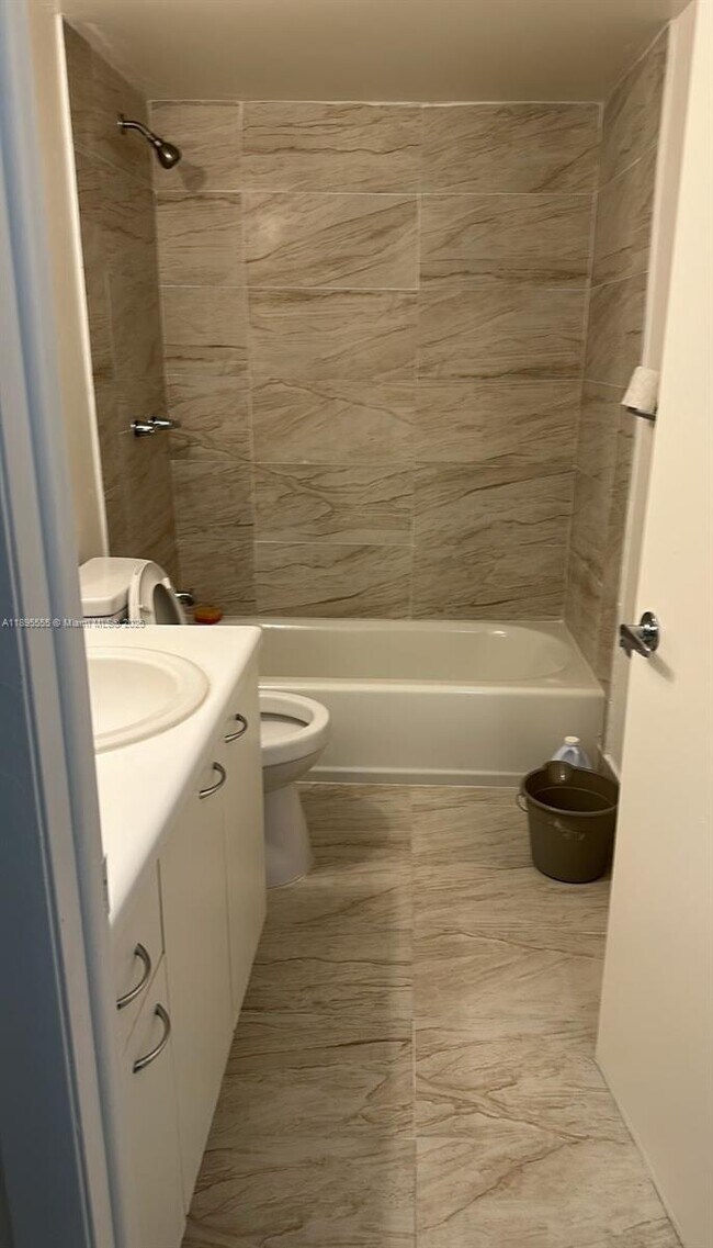 Photo - 10411 N Kendall Dr Unit B204