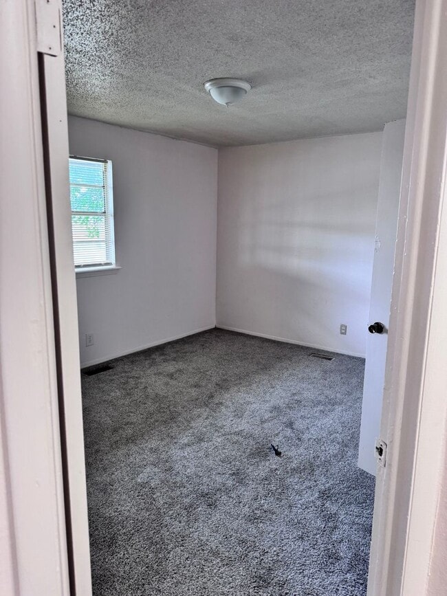 Photo - 2 Bedroom 1 Bath Duplex