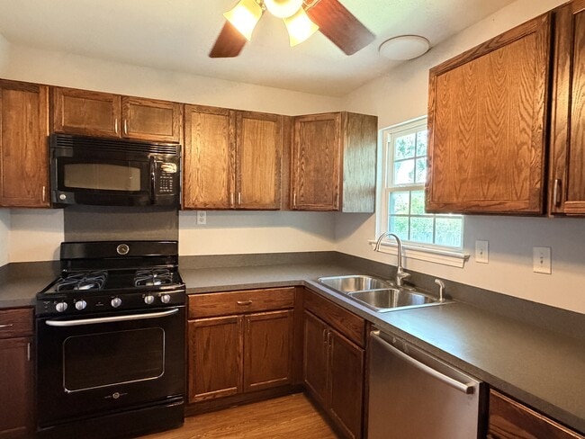 Photo - 3138 Westgard St