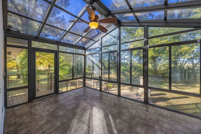 Photo - 1755 Fountainbleu Dr