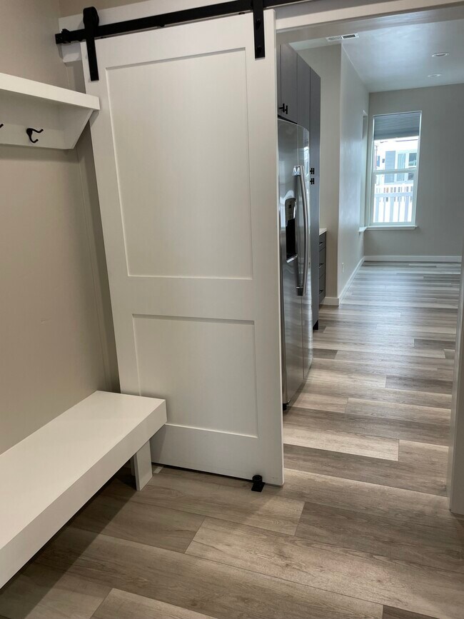 Photo - 301 Trailview Way