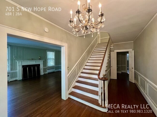 Photo - 701 S New Hope Rd