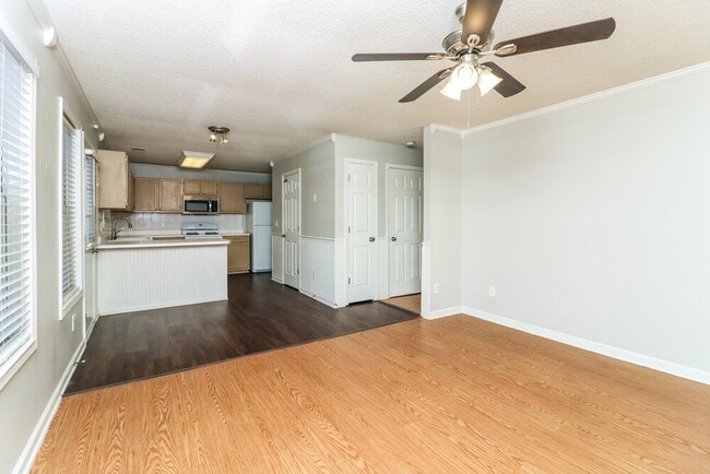 Photo - 3848 Sunview Dr NW