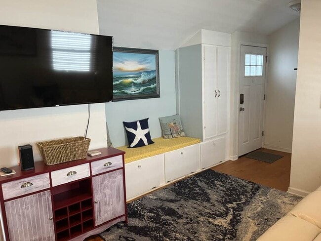 Building Photo - 1706 Oak Ter Rental
