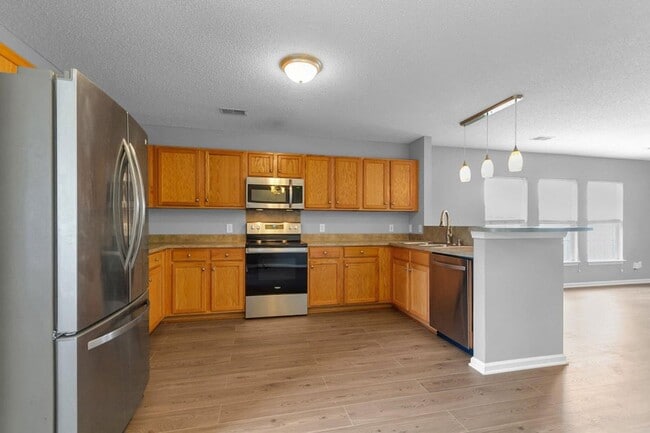 Photo - 5 Bedroom/ 3 Bath home in  lovely Longleaf