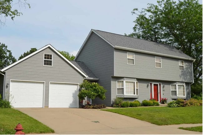 Building Photo - 1382 Santa Fe Dr