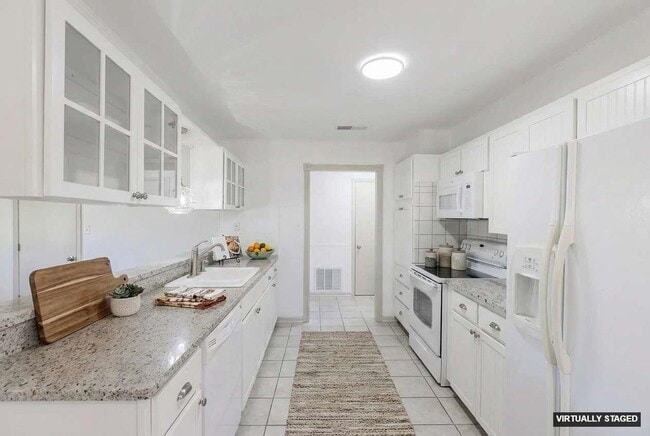 142 Lake Shore Dr