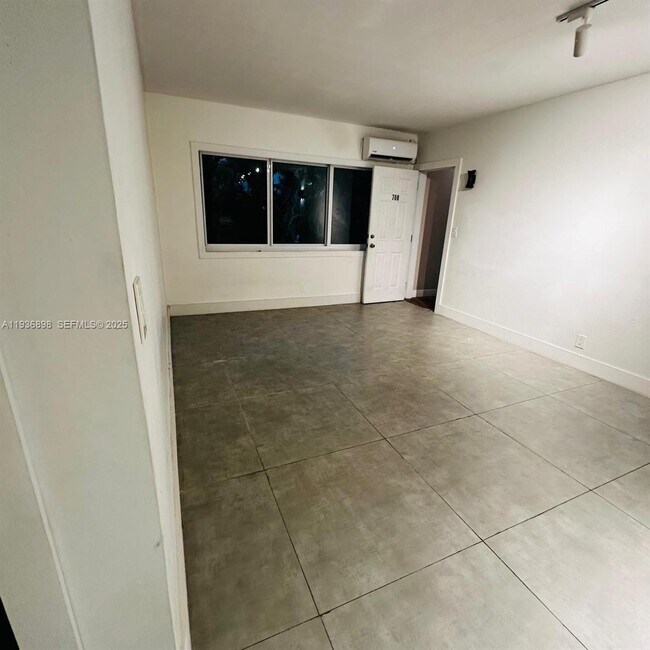 Photo - 10070 E Bay Harbor Dr Unit 70B