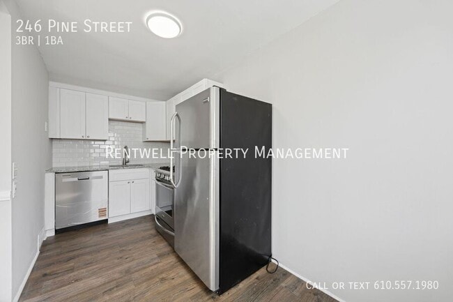 Building Photo - 246 Pine St Rental
