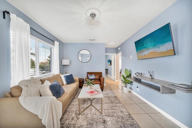 Photo - 3331 Lake Ave