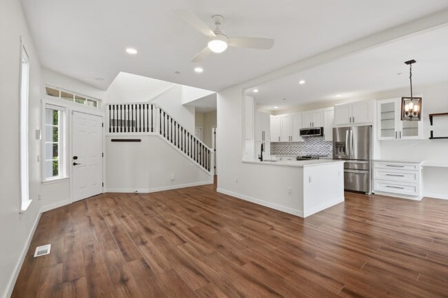 Photo - 3Bd/2.5Ba Edmonds Townhome