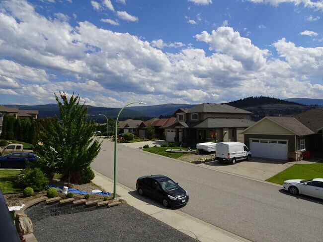 Photo - 1384 Feedham Ave