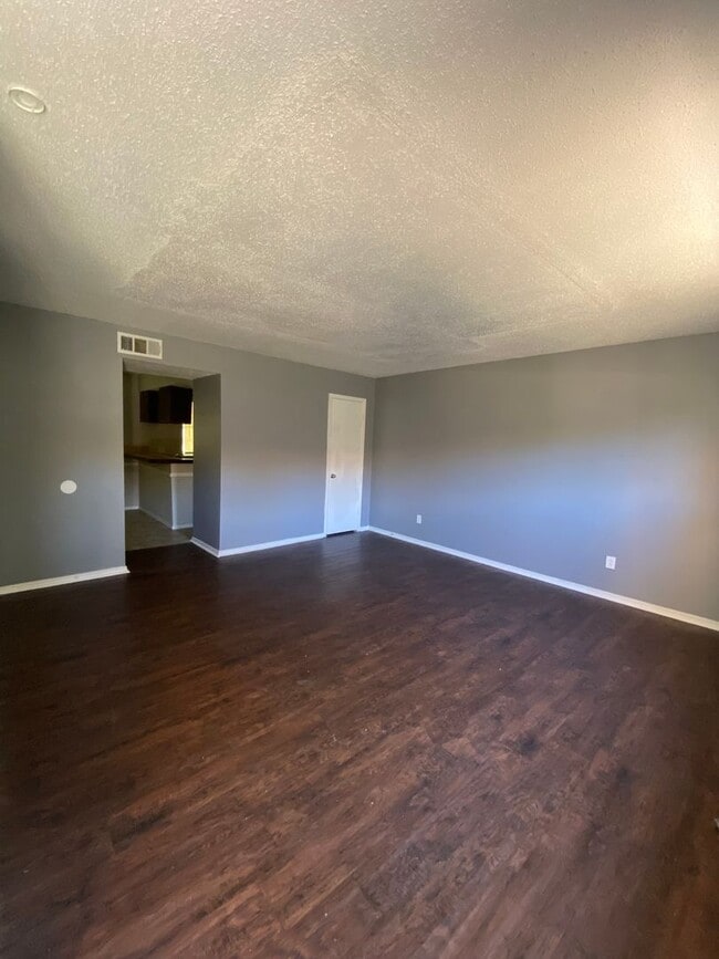 Photo - 2 Bedroom 1.5 Bath Apt at the Monterey Square Apts NW OKC Unit 3758