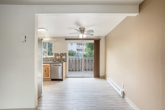 Lookingglass Apartments