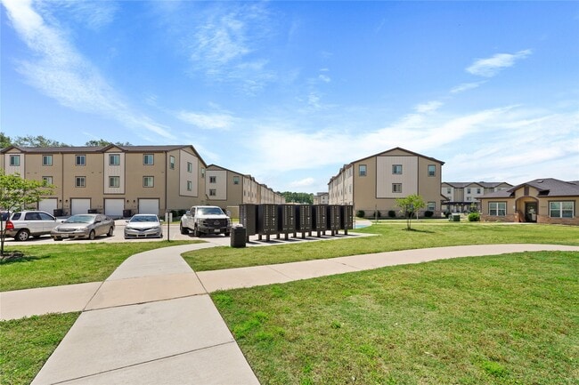 Building Photo - 12603 Telge Rd Unit 7L