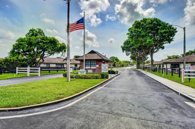 Photo - 4866 Dovewood Cir Unidad A