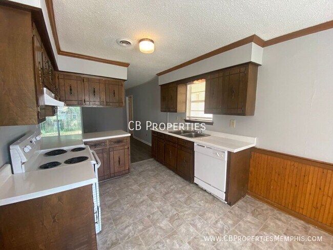 Photo - 5373 Sputnik Dr