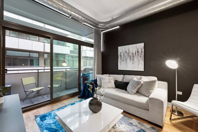 Photo - 660 W Wayman St Unidad ID1244912P