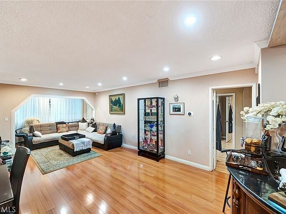 Photo - 1734 N Fuller Ave Unidad 13