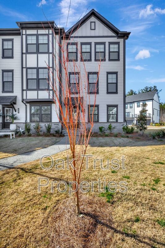 Photo - 236 Somerset Acrs Dr