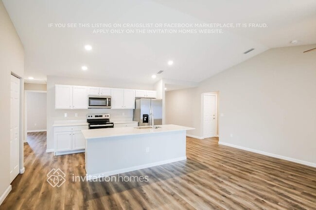 Photo - 1702 SW Airoso Blvd