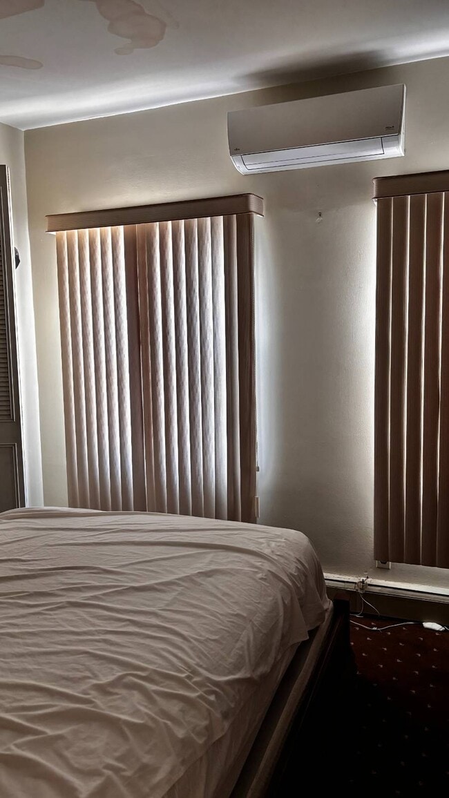 Photo - 86-08 144th St