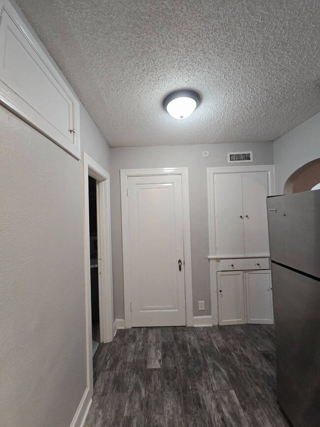 Photo - 4000 Hawthorne Avenue